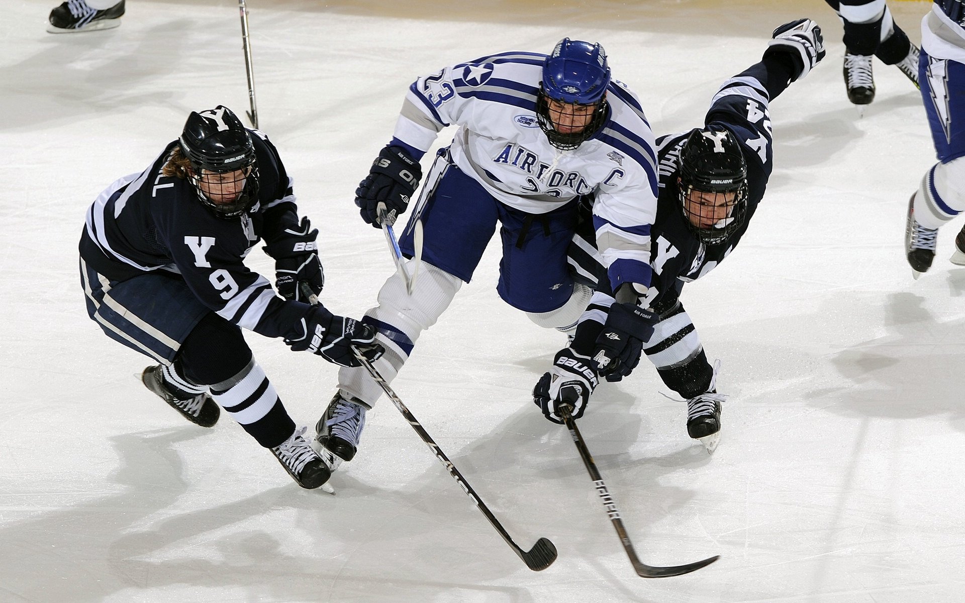 英超激烈角逐：场场精彩，悬念不断！，英超每轮集锦